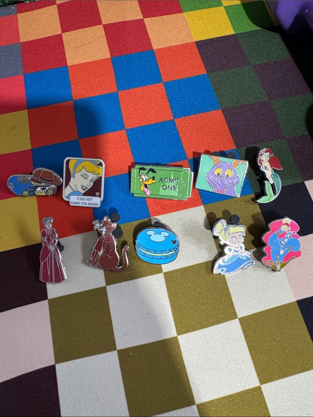 Disney Trading Pins (10)